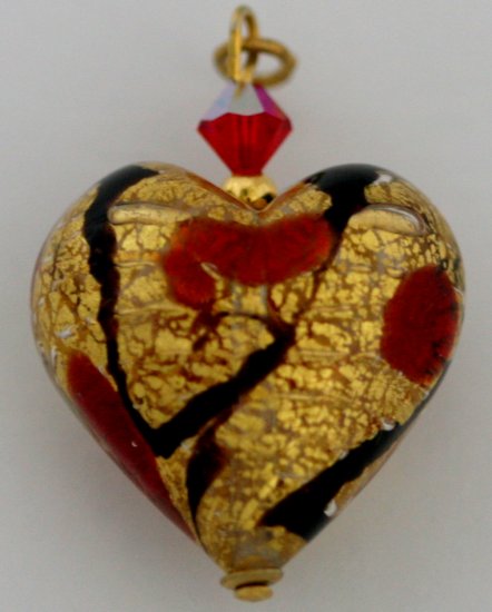 Murano Heart Aurora (1.25 x1.25 in.) # 29 - Click Image to Close