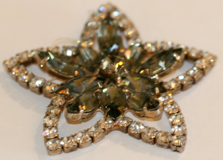 A4 Brooch Black Diamond - Click Image to Close