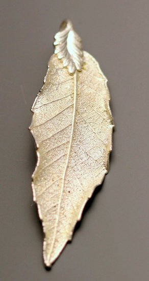 Bay Leaf Dip In Silver Appx.size 1 x .50 in. - Click Image to Close